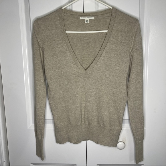 Banana Republic 100% Cotton Vneck Sweater Size XS Women Tan Oatmeal Summer 2009 - Picture 1 of 7